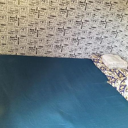 בוקרשט Two Rooms Cabin House מראה חיצוני תמונה