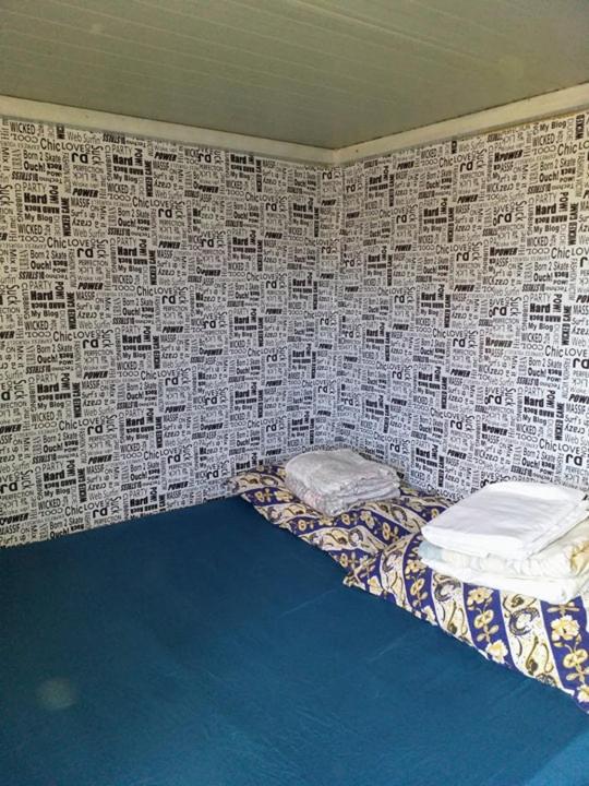 בוקרשט Two Rooms Cabin House מראה חיצוני תמונה