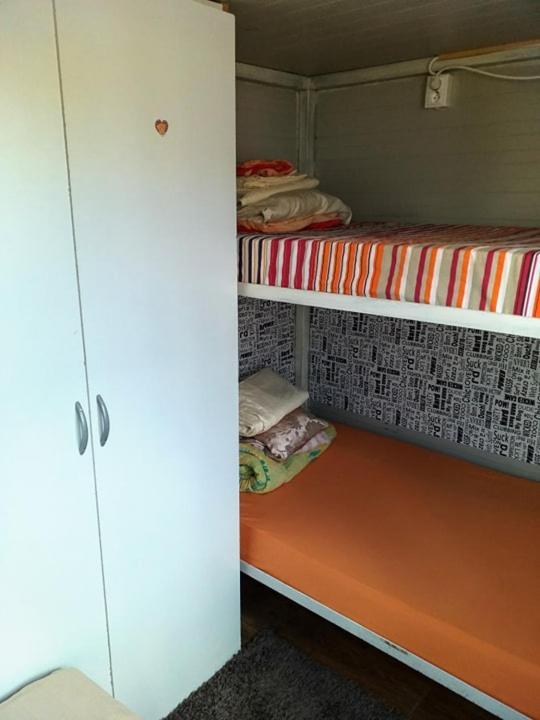 בוקרשט Two Rooms Cabin House מראה חיצוני תמונה