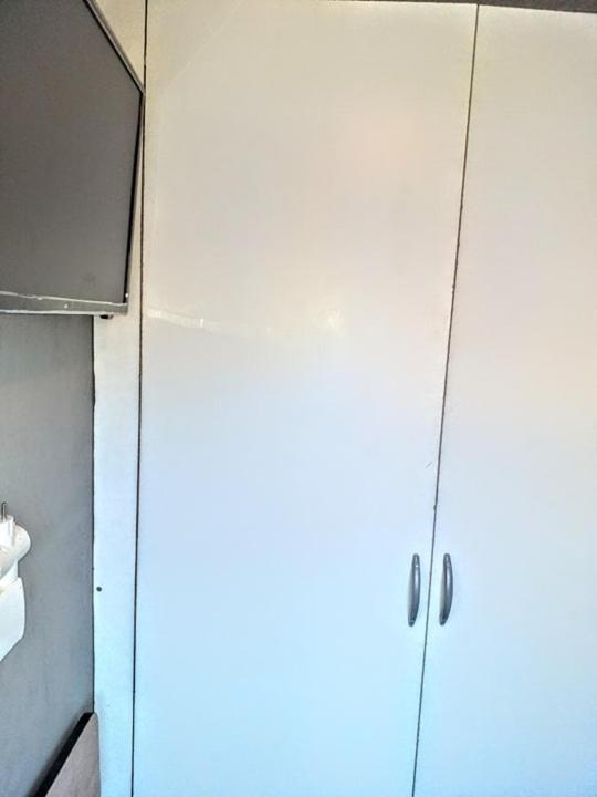 בוקרשט Two Rooms Cabin House מראה חיצוני תמונה