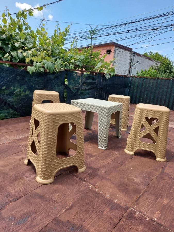 בוקרשט Two Rooms Cabin House מראה חיצוני תמונה